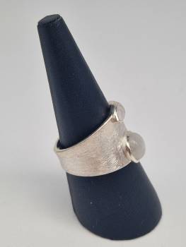 Silber geschruppter Ring mit Mondstein